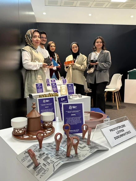 Selçuk Endüstriyel Tasarım Furnishings & Design Istanbul' da 